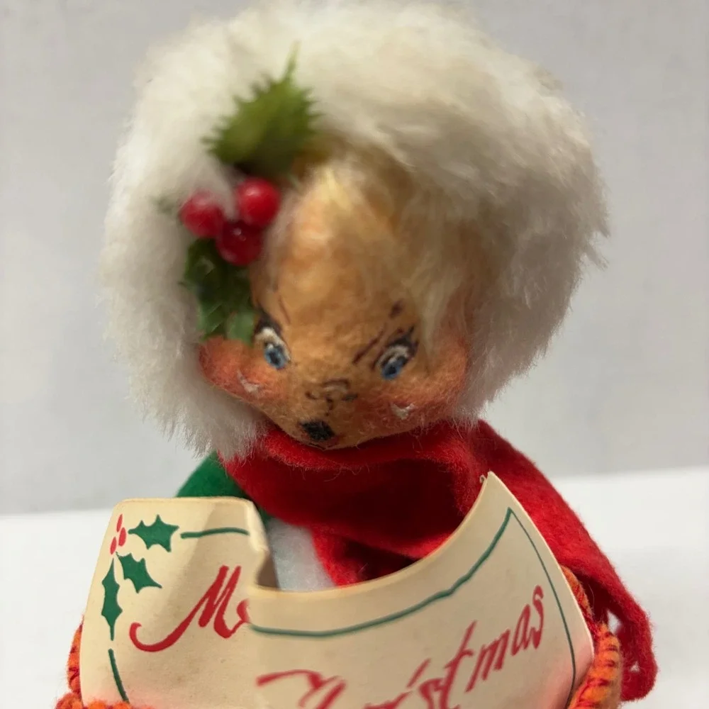 Annalee Dolls Christmas Caroler Girl 7in Green Red Vintage Felt Hand Painted USA